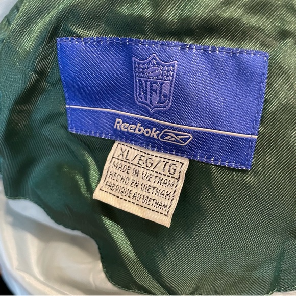 Vintage Reebok New York Jets NFL hooded puffy jacket fur trim - Picture 16 of 16